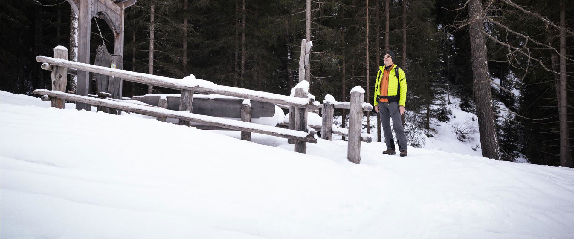 Andreas su un percorso escursionistico in inverno