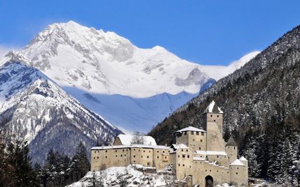 Tures/Taufers Castle in winter