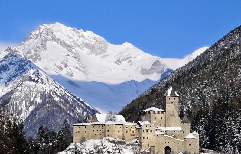 Burg Taufers im Winter