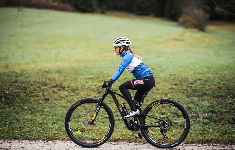 Sandra beim Radeln