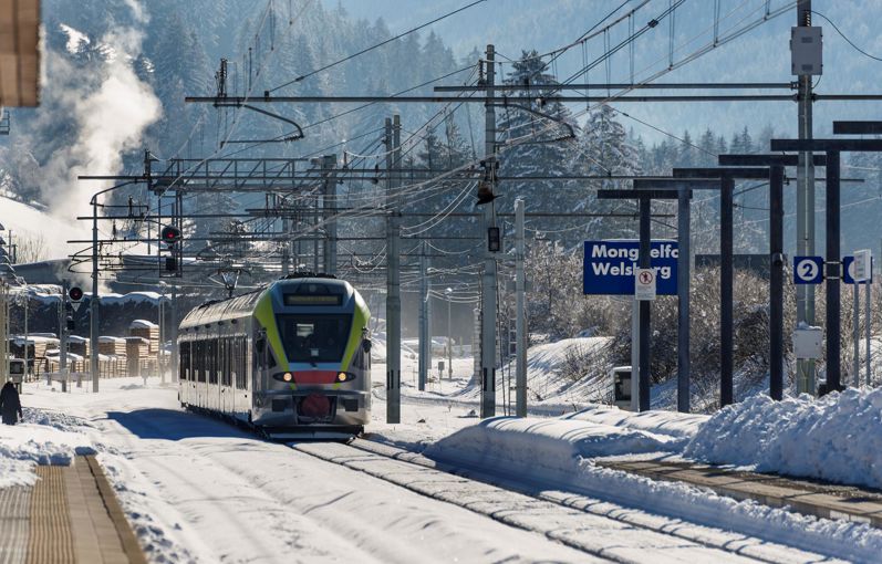Un treno in inverno