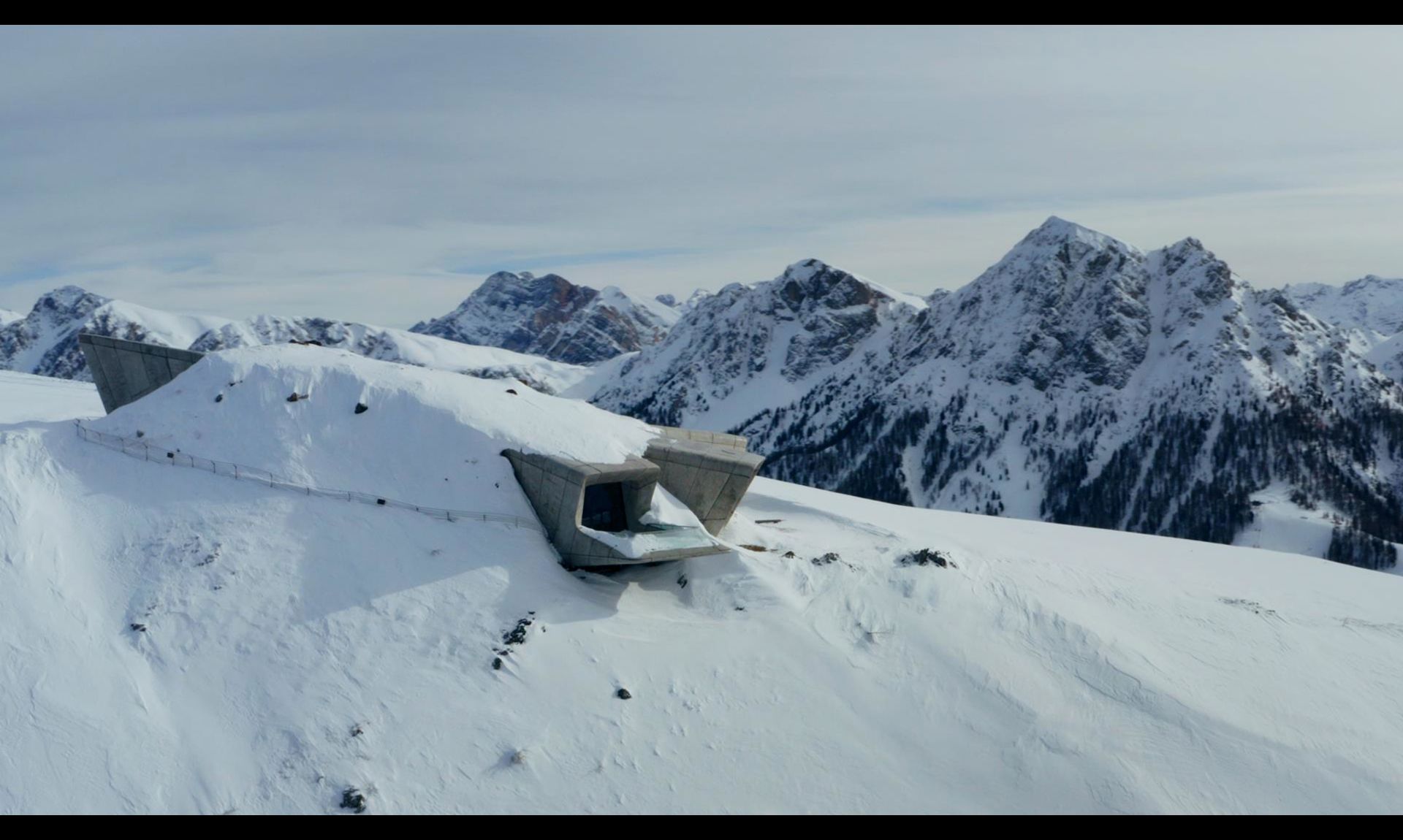Il Messner Mountain Museum Corones coperto di neve