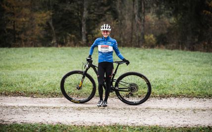 Sandra Mairhofer con la sua bici