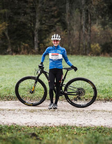 Sandra Mairhofer con la sua bici